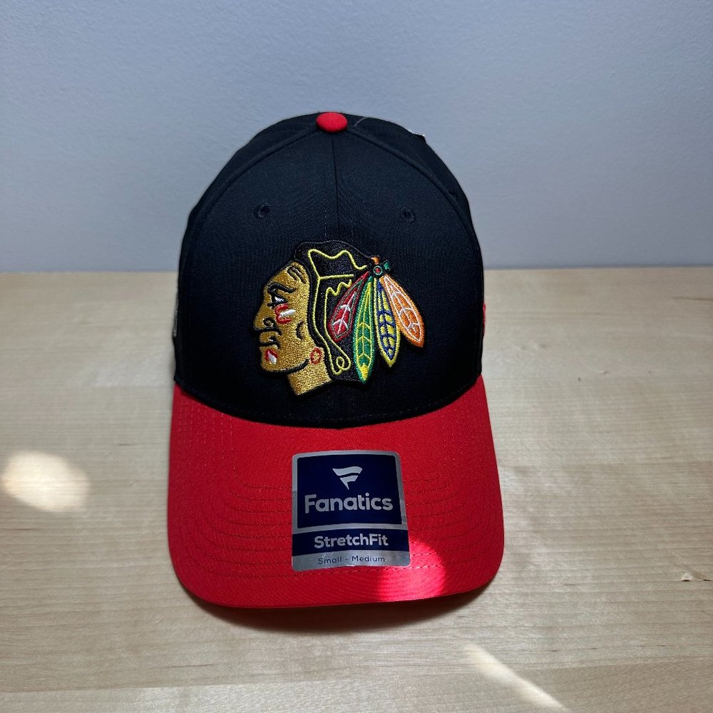 Chicago Blackhawks Hat Cap Fanatics Stretch Fit Small-Medium Black Red New